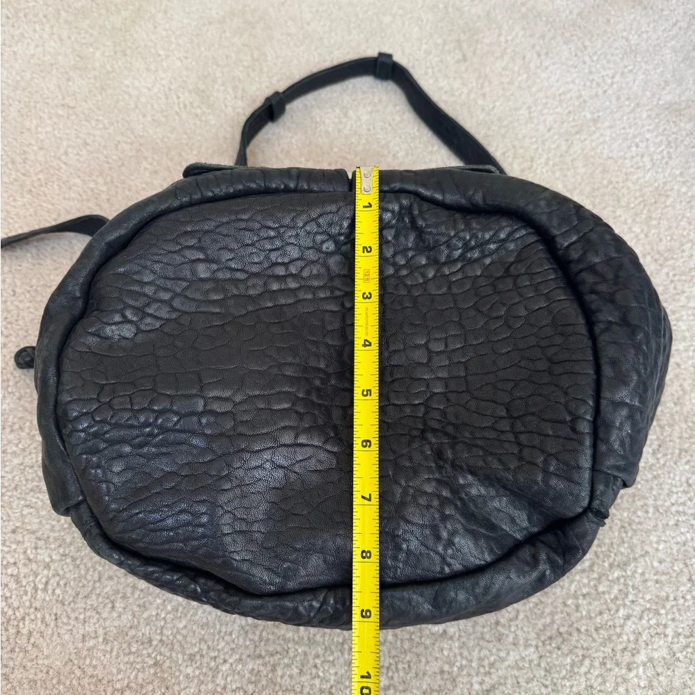 Tylie Malibu black pebbled leather shoulder hobo bag - Picture 13 of 16